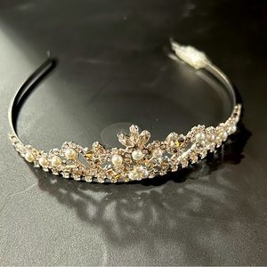 David's bridal Crown
